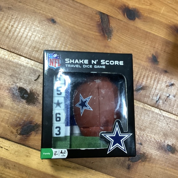 New NFL Dallas Cowboys Shake n’ Score travel dice game ages 6 and up - Picture 1 of 3